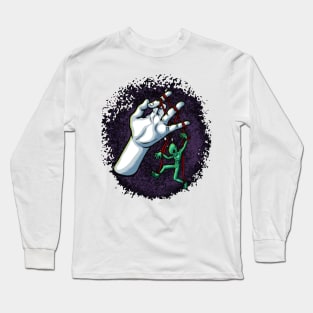 alien caught red handed illustration Long Sleeve T-Shirt